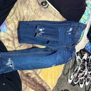 True craft size 1 jeans for 20$ or 15$ blue skinny jeans with small holes